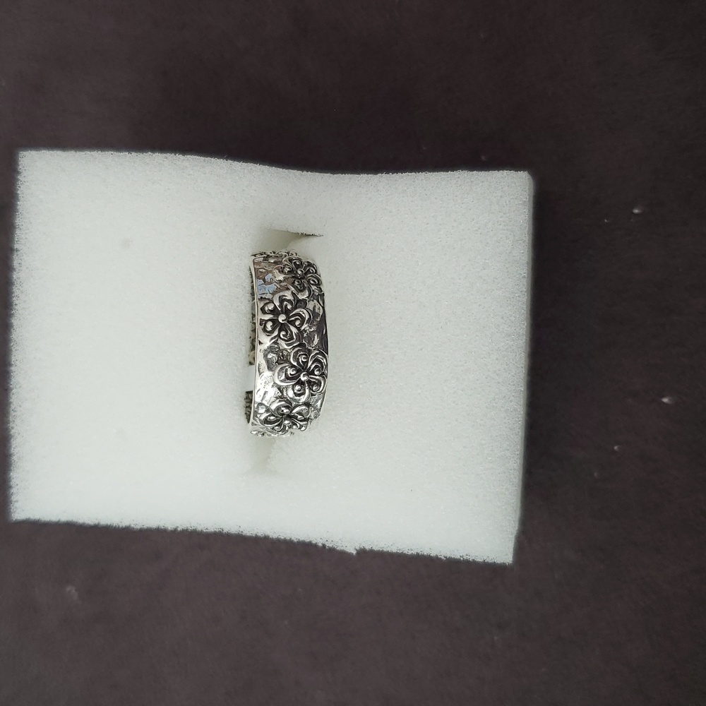 Ring - Picture 2 of 3